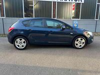 Gebraucht Opel Astra Design Edition 120 PS (88 kW) 2011 Ozean blau (p2) Kleinwagen