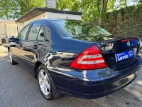 Gebraucht Mercedes C200 Classic 122 PS (89 kW) 2004 Tansanitblaumetallic Limousine