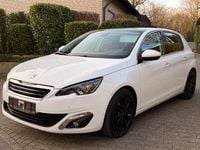 Gebraucht Peugeot 308 Allure 131 PS (96 kW) 2015 Weiß Limousine