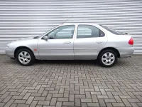 Gebraucht Ford Mondeo Ghia 131 PS (96 kW) 1999 Silber Limousine