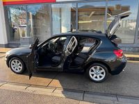 Gebraucht BMW 118 Advantage 143 PS (105 kW) 2014 Schwarz Kleinwagen