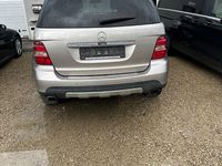 Gebraucht Mercedes ML320 224 PS (164 kW) 2007 Gold SUV