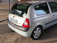 Gebraucht Renault Clio II 82 PS (60 kW) 2002 Silber Kleinwagen