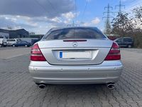 Gebraucht Mercedes E240 Classic 177 PS (130 kW) 2003 Silber Limousine