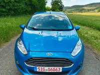 Gebraucht Ford Fiesta Titanium 101 PS (74 kW) 2013 Blau Kleinwagen