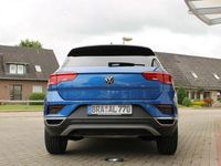 Używany VW T-Roc Active 150 KM (110 kW) 2021 Niebieski SUV