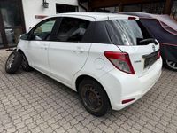 Gebraucht Toyota Yaris Edition 99 PS (72 kW) 2013 Weiß Kleinwagen