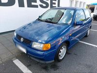 Gebraucht VW Polo 50 PS (36 kW) 1999 Blau Kleinwagen