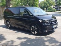 Second-hand VW Multivan 150 CP (110 kW) 2025 Negru Monovolum