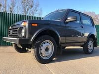 Neu Lada niva 83 PS (61 kW) 2026 Schwarz SUV