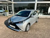 Gebraucht Toyota Aygo X-play 69 PS (50 kW) 2015 Silber Kleinwagen