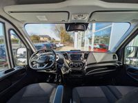 Gebraucht Iveco Daily 136 PS (100 kW) 2023 Weiß Van / Kleinbus