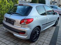 Gebraucht Peugeot 206 Basis 60 PS (44 kW) 2010 Silber Kleinwagen