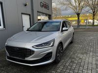 Gebraucht Ford Focus Titanium 116 PS (85 kW) 2023 Silber Limousine