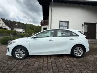 Używany Kia Ceed 101 KM (74 kW) 2021 Biały Hatchback