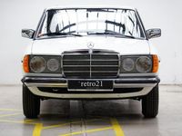 Gebraucht Mercedes 200 109 PS (80 kW) 1981 Weiß Limousine