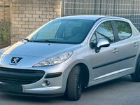 gebraucht Peugeot 207 1.4L mit neuen TÜV