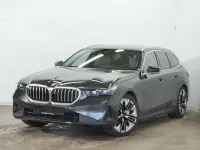 Gebraucht BMW 540 303 PS (222 kW) 2024 Sophistograu brillanteffekt Kombi