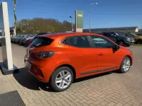 Gebraucht Renault Clio V Evolution 67 PS (49 kW) 2024 Valenciaorange metallic Limousine