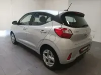 Gebraucht Hyundai i10 Trend 67 PS (49 kW) 2023 Silber Kleinwagen