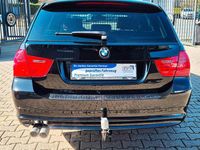 Gebraucht BMW 325 218 PS (160 kW) 2011 Schwarz Kombi