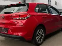 Gebraucht Hyundai i30 140 PS (102 kW) 2018 Rot Limousine