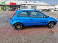 Gebraucht Ford Fiesta 68 PS (50 kW) 2004 Blau Kleinwagen