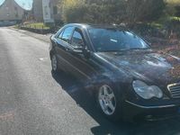 Gebraucht Mercedes C200 163 PS (119 kW) 2001 Schwarz Limousine