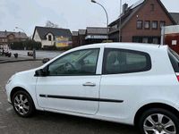 Gebraucht Renault Clio II 65 PS (47 kW) 2008 Weiß Kleinwagen