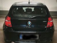 Gebraucht BMW 118 143 PS (105 kW) 2007 Schwarz Kleinwagen
