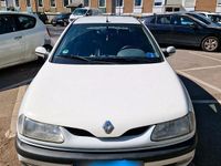 Używany Renault Laguna 84 KM (61 kW) 1997 Biały Sedan/Limuzyna