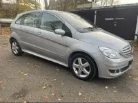Gebraucht Mercedes B180 109 PS (80 kW) 2005 Silber Van / Kleinbus