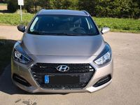 Gebraucht Hyundai i40 Trend 141 PS (103 kW) 2016 Beige Limousine