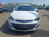 Gebraucht Opel Astra Selection 116 PS (85 kW) 2015 Weiß Limousine