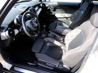 Gebraucht Mini Cooper Pepper 136 PS (100 kW) 2015 Weiß Kleinwagen