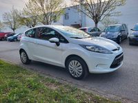 Gebraucht Ford Fiesta Trend 60 PS (44 kW) 2011 Weiß Kleinwagen