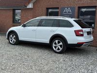 Gebraucht Skoda Octavia Scout 4x4 184 PS (135 kW) 2020 Weiß Kombi