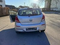 Gebraucht Hyundai i20 Classic 86 PS (63 kW) 2014 Silber Kleinwagen