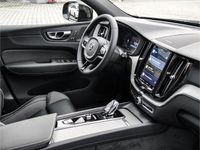 Gebraucht Volvo XC60 Plus 197 PS (144 kW) 2023 Platinum grey / metallic SUV