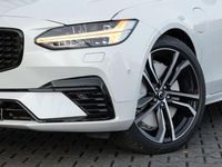 Neu Volvo V90 Plus 310 PS (228 kW) 2025 Weiß Kombi