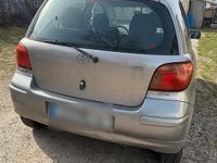 Gebraucht Toyota Yaris 65 PS (47 kW) 2005 Silber Limousine