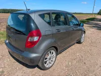 Gebraucht Mercedes A150 95 PS (69 kW) 2011 Grau Kleinwagen