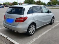 Gebraucht Mercedes B220 184 PS (135 kW) 2015 Silber Van / Kleinbus