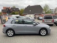 Gebraucht VW Golf VIII R 116 PS (85 kW) 2024 Mondsteingrau Kleinwagen