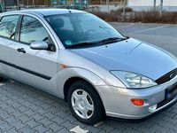 Gebraucht Ford Focus Ghia 101 PS (74 kW) 1999 Silber Limousine