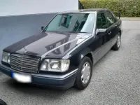 Brugt Mercedes E220 150 HK (110 kW) 1992 Sort Sedan