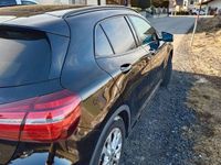 Gebraucht Mercedes GLA180 122 PS (89 kW) 2019 Schwarz SUV