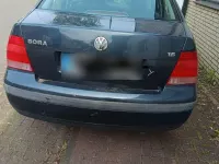 Gebraucht VW Bora Basis 101 PS (74 kW) 1999 Blau Limousine