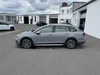Gebraucht VW Golf Alltrack 200 PS (147 kW) 2021 Mondsteingrau Kombi