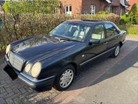Gebraucht Mercedes E200 136 PS (100 kW) 1998 Schwarz Limousine